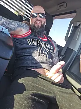 Beardedtattood 网  络视讯表演