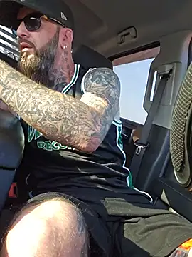 Beardedtattoodのウェブカメラショー