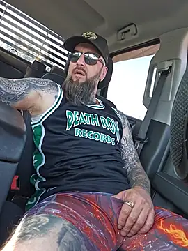 Beardedtattoodのウェブカメラショー