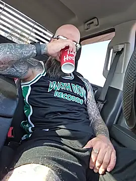 Beardedtattood webcam show