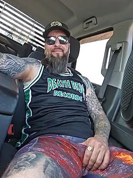 Beardedtattood webkamerás műsora
