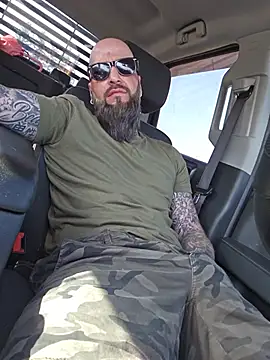 Beardedtattoodのウェブカメラショー