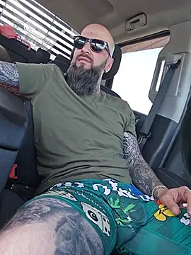 Beardedtattood Adlı Modelin Web Kamerası Şovu