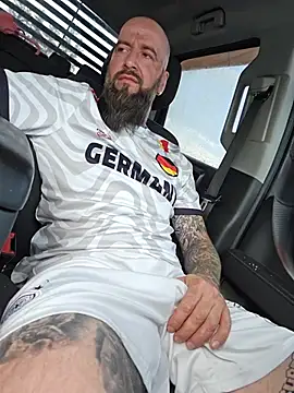 Beardedtattood webkamerás műsora