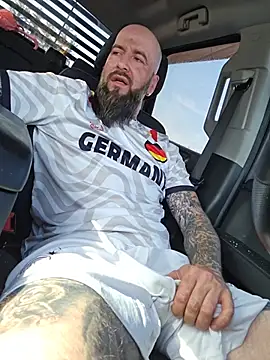 Beardedtattood webcam show