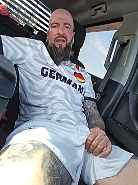 Beardedtattoodのウェブカメラショー