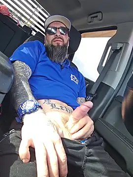 Beardedtattood 网络视讯表演