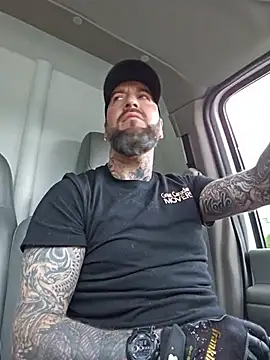 Beardedtattoodのウェブカメラショー