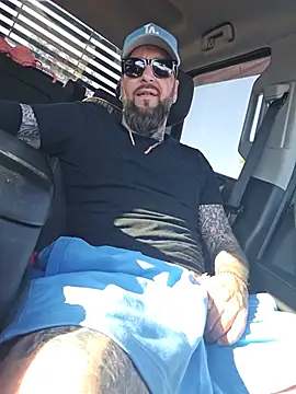 Beardedtattood webcam show