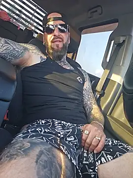 Beardedtattood webcam show