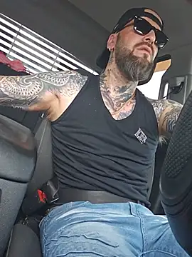 Beardedtattood webkamerás műsora