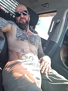 Beardedtattood webkamerás műsora
