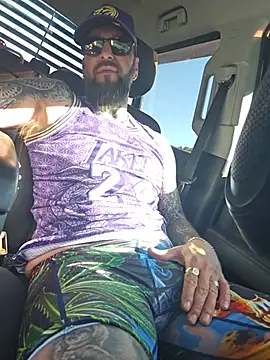 Beardedtattood 网络视讯表演