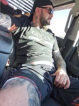 Beardedtattoodのウェブカメラショー