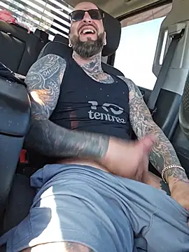 Beardedtattood webkamerás műsora