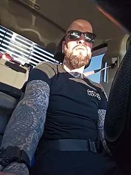 Beardedtattood webcam show