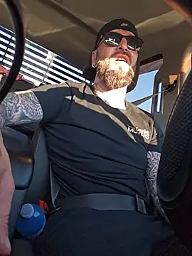 Beardedtattood webkamerás műsora