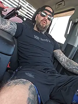 Beardedtattood – Kamerová šou