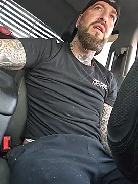 Beardedtattood webkamerás műsora