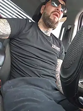 Beardedtattood 网络视讯表演