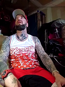 Beardedtattood 网络视讯表演