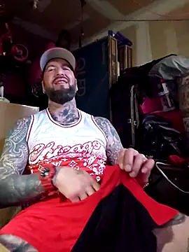 Pokazy przed kamerką – Beardedtattood