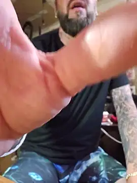 Beardedtattood webkamerás műsora
