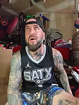 Beardedtattood 网络视讯表演