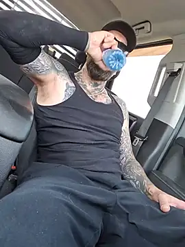 Beardedtattood 网络视讯表演