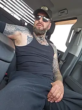 Beardedtattoodのウェブカメラショー