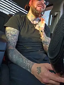 Beardedtattood 网络视讯表演