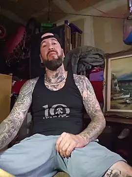 Beardedtattood 网络视讯表演