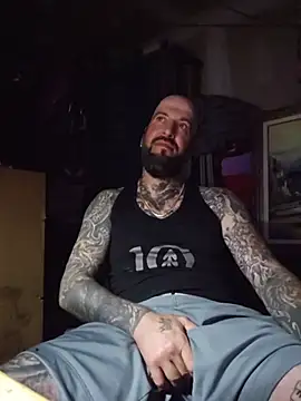 Beardedtattood 网络视讯表演