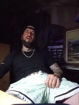 Beardedtattood webcam show