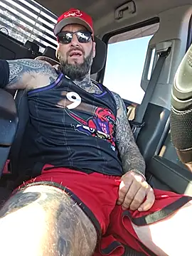 Beardedtattood webcam show