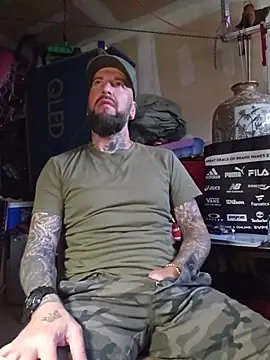 Beardedtattood webkamerás műsora