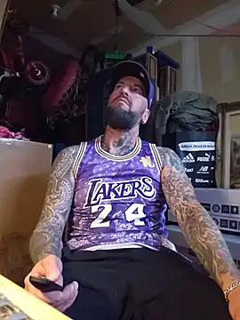 Beardedtattood 网络视讯表演