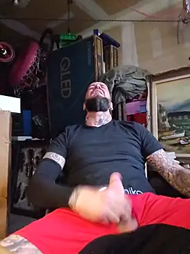 Show de Beardedtattood na webcam