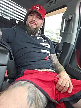 הופעת וובקאם של Beardedtattood