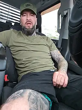 Beardedtattood webkamerás műsora