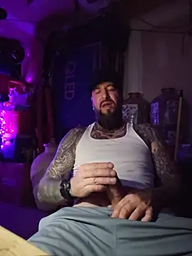 Beardedtattood webcam show