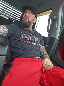 Beardedtattood 网络视讯表演