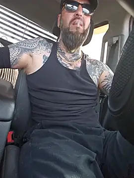 Beardedtattood – Kamerová šou