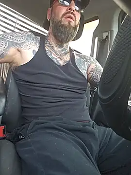 Beardedtattood webkamerás műsora