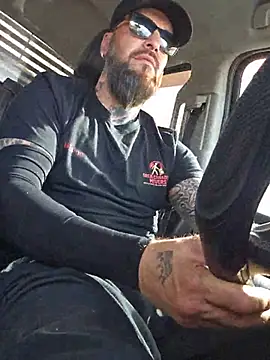 Show modela Beardedtattood na web-kameri