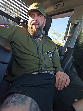הופעת וובקאם של Beardedtattood