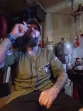 Beardedtattood webcam show