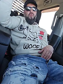 הופעת וובקאם של Beardedtattood