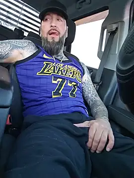 Beardedtattood 网络视讯表演