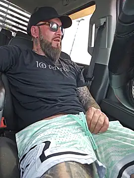 Beardedtattood 网络视讯表演